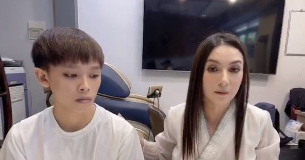 Netizen tranh cãi dữ dội vì Phi Nhung từng khẳng định hơn mẹ đẻ của Hồ Văn Cường ở điểm này? Netizen tranh cãi dữ dội vì Phi Nhung từng khẳng định hơn mẹ đẻ của Hồ Văn Cường ở điểm này?
