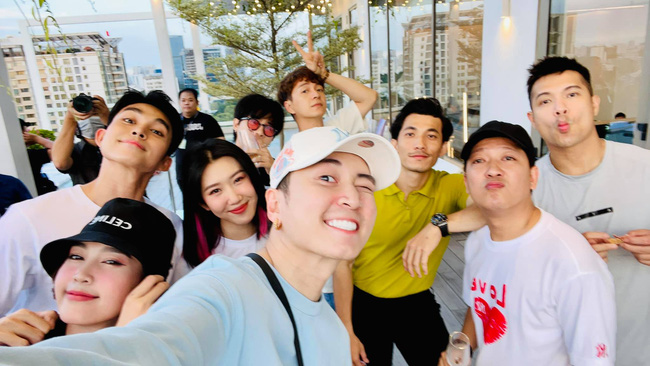 Running Man Vietnam: BTC liên tục đăng clip Lan Ngọc - Trường Giang - Jack nhưng không thấy Karik, liệu có đổi người? Running Man Vietnam: BTC liên tục đăng clip Lan Ngọc - Trường Giang - Jack nhưng không thấy Karik, liệu có đổi người?