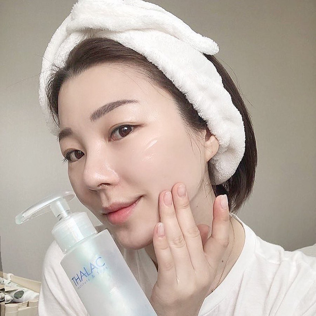 Skincare buổi sáng không cần cầu kỳ, nhưng bắt buộc phải đủ 4 bước để da mịn màng và sáng bật tông Skincare buổi sáng không cần cầu kỳ, nhưng bắt buộc phải đủ 4 bước để da mịn màng và sáng bật tông