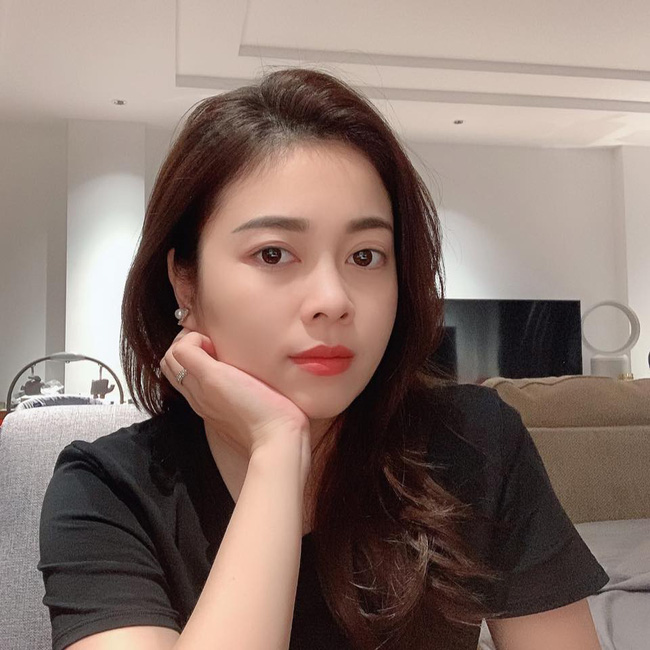Bình luận của Hằng Túi dưới tâm thư làm rõ tin đồn xây nhà 80 tỷ, ăn chặn 178 tỷ tiền từ thiện của Thủy Tiên bỗng lên top, dân mạng tò mò hot mom đã viết gì? - 2 Bình luận của Hằng Túi dưới tâm thư làm rõ tin đồn xây nhà 80 tỷ, ăn chặn 178 tỷ tiền từ thiện của Thủy Tiên bỗng lên top, dân mạng tò mò hot mom đã viết gì? - 2