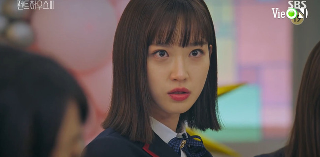 Cuộc chiến thượng lưu 3: Cặp gà bông Ro Na - Seok Hoon là lý do duy nhất khiến fan chưa chịu bỏ phim? - 3 Cuộc chiến thượng lưu 3: Cặp gà bông Ro Na - Seok Hoon là lý do duy nhất khiến fan chưa chịu bỏ phim? - 3