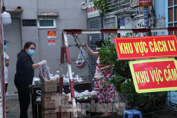 TP.HCM: Lý do ca mắc COVID-19 tử vong trên đường chuyển viện nhưng xét nghiệm lại âm tính - 1 TP.HCM: Lý do ca mắc COVID-19 tử vong trên đường chuyển viện nhưng xét nghiệm lại âm tính - 1