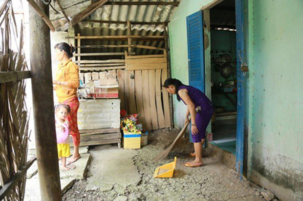 'Hoa hậu ở nhà 200 tỷ' chỉ trích Phi Nhung vì để chị ruột Hồ Văn Cường sống khổ: 'Thương con thì phải biết nghĩ cho con!' - 2 'Hoa hậu ở nhà 200 tỷ' chỉ trích Phi Nhung vì để chị ruột Hồ Văn Cường sống khổ: 'Thương con thì phải biết nghĩ cho con!' - 2