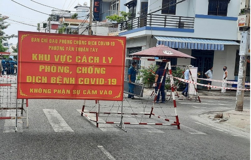 Phong tỏa đường 5K ở quận 7 vì liên quan nhân viên BV Bệnh Nhiệt đới TP.HCM nhiễm Covid-19 Phong tỏa đường 5K ở quận 7 vì liên quan nhân viên BV Bệnh Nhiệt đới TP.HCM nhiễm Covid-19