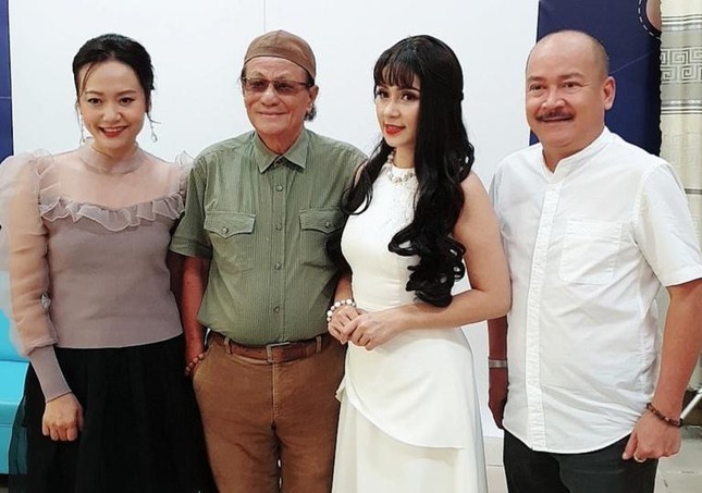 Đạo diễn Lê Cung Bắc vừa qua đời: Sự nghiệp lẫy lừng, hai lần ra mặt bảo vệ Việt Trinh - 2 Đạo diễn Lê Cung Bắc vừa qua đời: Sự nghiệp lẫy lừng, hai lần ra mặt bảo vệ Việt Trinh - 2
