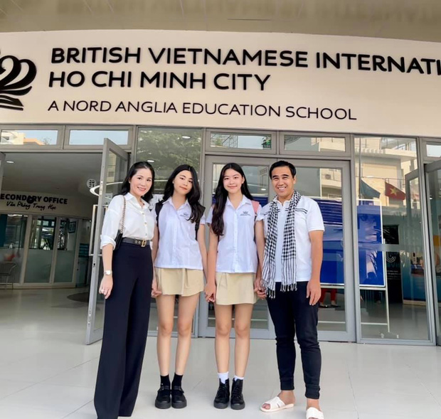 10 năm đi học của con gái MC Quyền Linh: Theo trường quốc tế học phí cả tỷ đồng, nhan sắc thay đổi ngỡ ngàng - 2 10 năm đi học của con gái MC Quyền Linh: Theo trường quốc tế học phí cả tỷ đồng, nhan sắc thay đổi ngỡ ngàng - 2