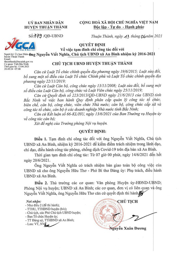 Tạm đình chỉ công tác Chủ tịch UBND xã ký giấy cho người dân đi chợ trong vùng dịch Tạm đình chỉ công tác Chủ tịch UBND xã ký giấy cho người dân đi chợ trong vùng dịch