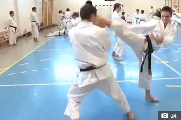 Chuyện về tiền đạo số 1 thế giới của ĐT Ba Lan và cô vợ cao thủ karate: Trên sân cỏ Lewandowski là cá mập, nhưng về nhà là biến thành cá con! - 1 Chuyện về tiền đạo số 1 thế giới của ĐT Ba Lan và cô vợ cao thủ karate: Trên sân cỏ Lewandowski là cá mập, nhưng về nhà là biến thành cá con! - 1