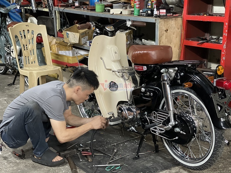Honda Cub C65 tuyệt đẹp được “chế” từ khung sườn Cub 78 cũ - 3 Honda Cub C65 tuyệt đẹp được “chế” từ khung sườn Cub 78 cũ - 3