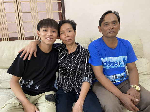 Bố mẹ Hồ Văn Cường, Phi Nhung và quản lý lần lượt bị thánh soi 'đưa lên thớt': 101 điểm mâu thuẫn trong phát ngôn lồ lộ mà ít ai để ý? - 10 Bố mẹ Hồ Văn Cường, Phi Nhung và quản lý lần lượt bị thánh soi 'đưa lên thớt': 101 điểm mâu thuẫn trong phát ngôn lồ lộ mà ít ai để ý? - 10