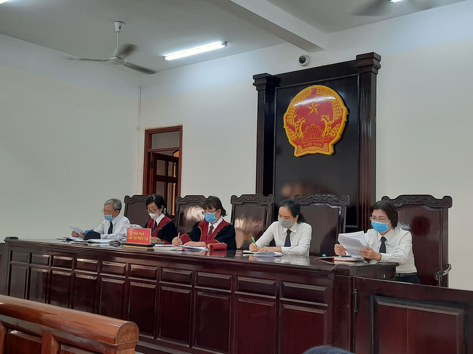 Đang xét xử Toàn 'đen' - giang hồ cộm cán ở Biên Hòa - 1 Đang xét xử Toàn 'đen' - giang hồ cộm cán ở Biên Hòa - 1