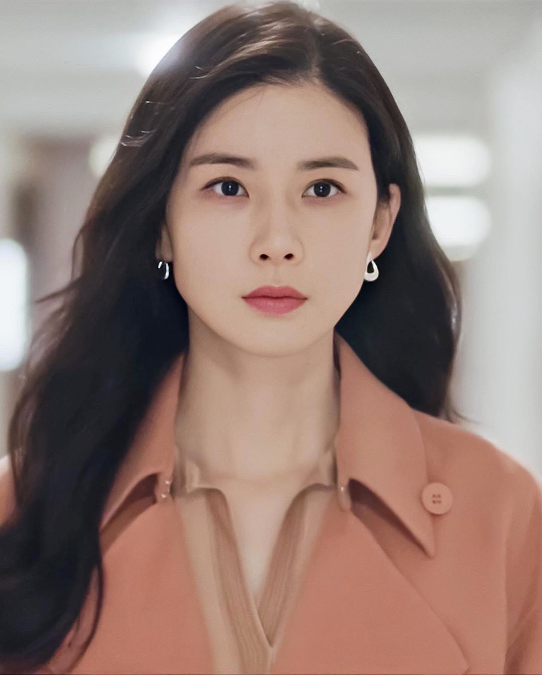 Lee Bo Young và Lee Ji Ah dùng nước hoa nào: Một mùi của giới 'nhà giàu', một bên thanh nhã hợp mùa Hè Lee Bo Young và Lee Ji Ah dùng nước hoa nào: Một mùi của giới 'nhà giàu', một bên thanh nhã hợp mùa Hè