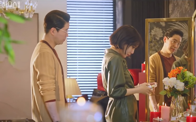Lee Bo Young và Lee Ji Ah dùng nước hoa nào: Một mùi của giới 'nhà giàu', một bên thanh nhã hợp mùa Hè - 5 Lee Bo Young và Lee Ji Ah dùng nước hoa nào: Một mùi của giới 'nhà giàu', một bên thanh nhã hợp mùa Hè - 5