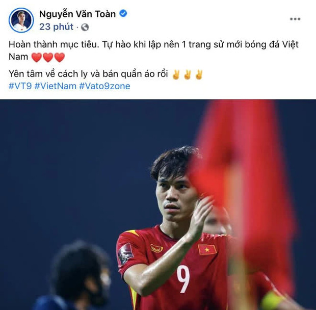 'Chủ tịch' Văn Toàn có chia sẻ đầu tiên sau trận đấu với UAE: 'Yên tâm về cách ly và bán quần áo rồi' 'Chủ tịch' Văn Toàn có chia sẻ đầu tiên sau trận đấu với UAE: 'Yên tâm về cách ly và bán quần áo rồi'