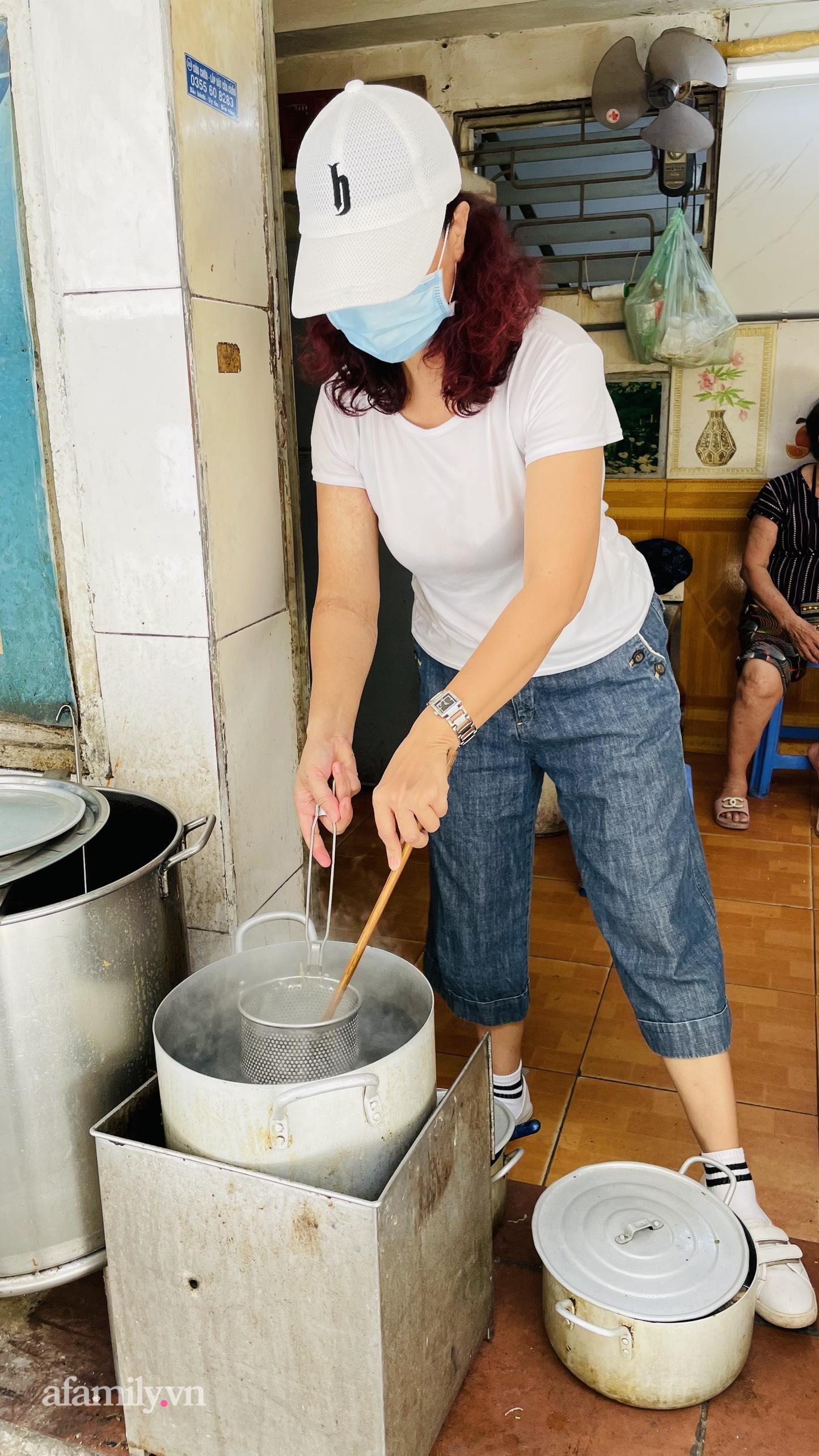 Chủ 'quán Phở Đức Hải' tiết lộ 'tỉnh bơ' sau gần một tuần bị dân mạng tấn công bằng bão 1 sao do phát ngôn thô tục trên mạng xã hội của NSƯT Đức Hải - 10 Chủ 'quán Phở Đức Hải' tiết lộ 'tỉnh bơ' sau gần một tuần bị dân mạng tấn công bằng bão 1 sao do phát ngôn thô tục trên mạng xã hội của NSƯT Đức Hải - 10