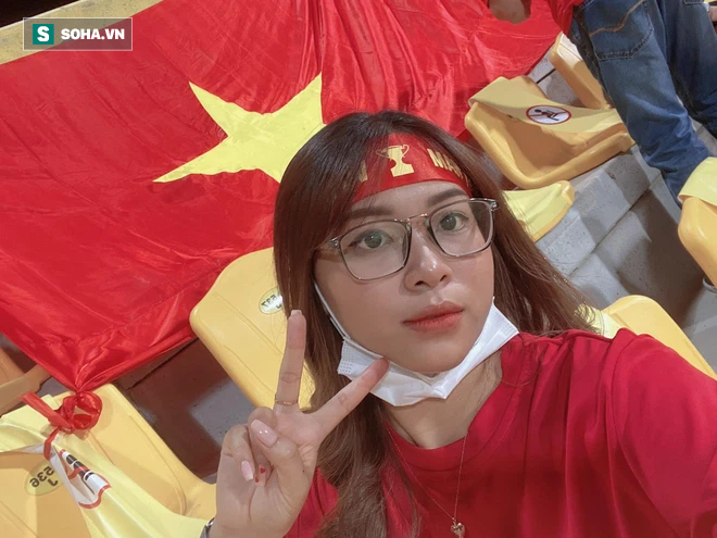Nữ CĐV Việt tại Dubai lên tiếng về clip 'trù ẻo' Văn Hậu và tiết lộ điều ít ai biết khi trận đấu kết thúc! - 1 Nữ CĐV Việt tại Dubai lên tiếng về clip 'trù ẻo' Văn Hậu và tiết lộ điều ít ai biết khi trận đấu kết thúc! - 1