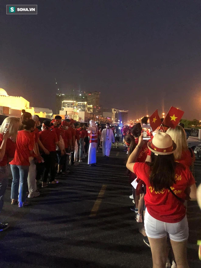 Nữ CĐV Việt tại Dubai lên tiếng về clip 'trù ẻo' Văn Hậu và tiết lộ điều ít ai biết khi trận đấu kết thúc! Nữ CĐV Việt tại Dubai lên tiếng về clip 'trù ẻo' Văn Hậu và tiết lộ điều ít ai biết khi trận đấu kết thúc!