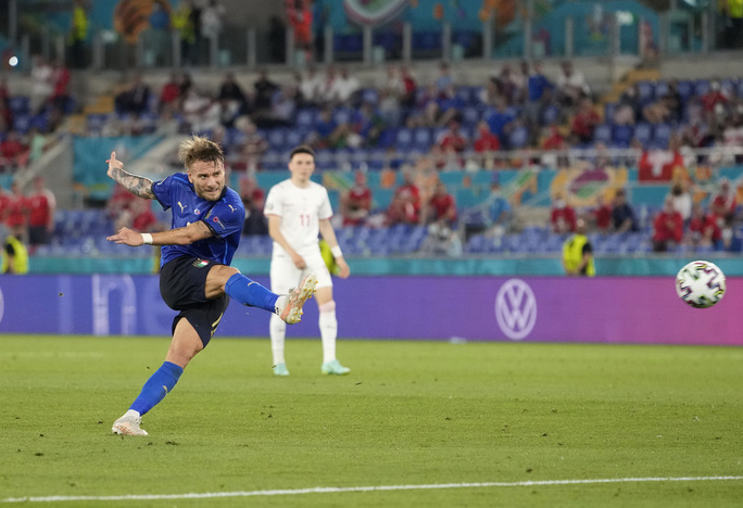 Vùi dập Thụy Sĩ 3-0, tuyển Ý lập đại công vòng bảng Euro - 6 Vùi dập Thụy Sĩ 3-0, tuyển Ý lập đại công vòng bảng Euro - 6