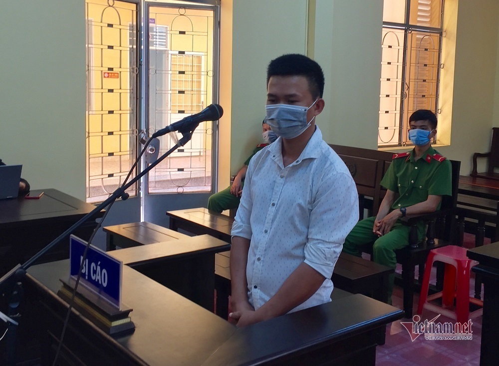 Làm nữ sinh 13 tuổi mang bầu, thanh niên lãnh 3 năm 9 tháng tù Làm nữ sinh 13 tuổi mang bầu, thanh niên lãnh 3 năm 9 tháng tù