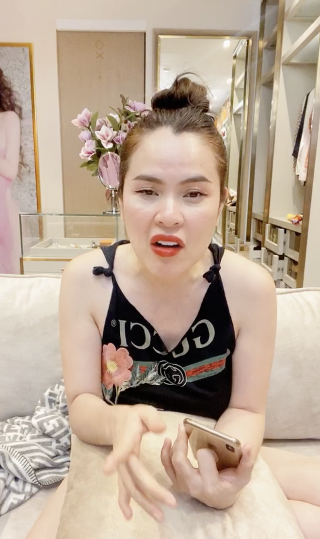 Liên tục đăng bài chỉ trích Phi Nhung và đòi quyền lợi cho Hồ Văn Cường, Hoa hậu Phương Lê bất ngờ kêu gọi mọi người ngưng bàn luận vì lý do này - 2 Liên tục đăng bài chỉ trích Phi Nhung và đòi quyền lợi cho Hồ Văn Cường, Hoa hậu Phương Lê bất ngờ kêu gọi mọi người ngưng bàn luận vì lý do này - 2