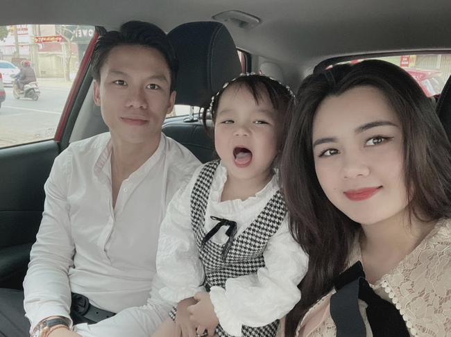 Bà xã Quế Ngọc Hải từng là hoa khôi nổi tiếng 1 vùng, qua 1 lần sinh nở liệu ngoại hình có khác xưa? - 1 Bà xã Quế Ngọc Hải từng là hoa khôi nổi tiếng 1 vùng, qua 1 lần sinh nở liệu ngoại hình có khác xưa? - 1