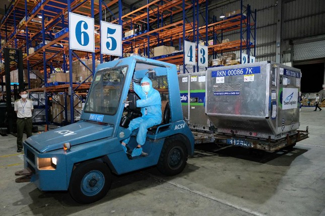 Một triệu liều vắc xin do Nhật Bản viện trợ sẽ tiêm cho người dân TPHCM Một triệu liều vắc xin do Nhật Bản viện trợ sẽ tiêm cho người dân TPHCM