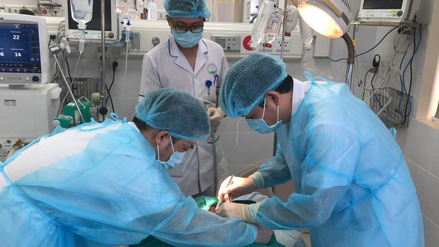 Bé sơ sinh được cứu sống thần kỳ từ bụng mẹ bị hôn mê, chấn thương sọ não sau tai nạn giao thông Bé sơ sinh được cứu sống thần kỳ từ bụng mẹ bị hôn mê, chấn thương sọ não sau tai nạn giao thông