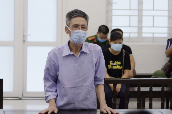 Giết vợ bằng 20 nhát dao rồi uống thuốc diệt cỏ tự tử ở Hà Nội Giết vợ bằng 20 nhát dao rồi uống thuốc diệt cỏ tự tử ở Hà Nội
