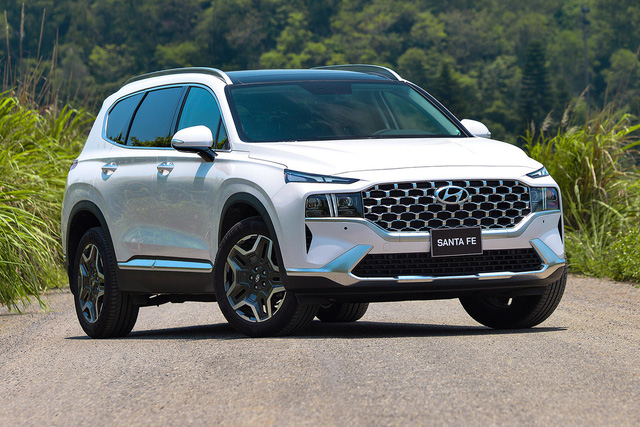 Thanh lý hàng tồn, Hyundai Santa Fe 'form' cũ giảm cao nhất 140 triệu đồng tại đại lý - 1 Thanh lý hàng tồn, Hyundai Santa Fe 'form' cũ giảm cao nhất 140 triệu đồng tại đại lý - 1