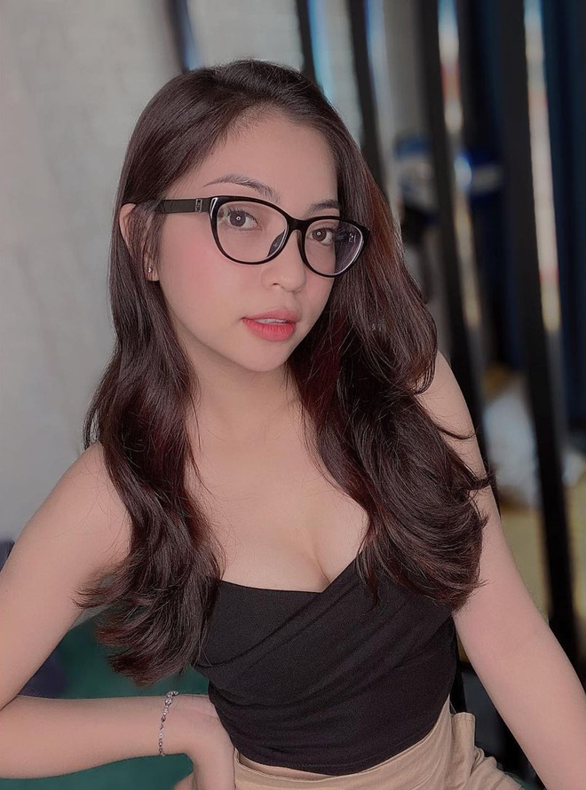 Quang Hải vừa về nước, Nhật Lê liền hỏi 'bồ tui đâu?' - 1 Quang Hải vừa về nước, Nhật Lê liền hỏi 'bồ tui đâu?' - 1
