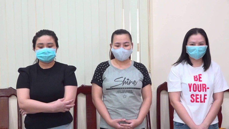 Lập cả văn phòng công chứng giả để lừa bán đất, chiếm đoạt 4 tỷ đồng Lập cả văn phòng công chứng giả để lừa bán đất, chiếm đoạt 4 tỷ đồng