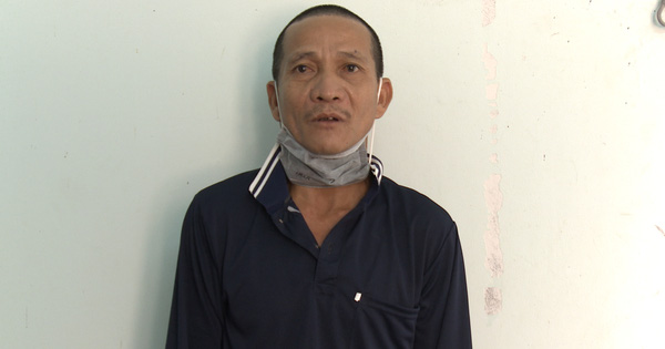 Mẹ thường vắng nhà, bé gái bị cha dượng làm bậy dẫn đến mang thai Mẹ thường vắng nhà, bé gái bị cha dượng làm bậy dẫn đến mang thai