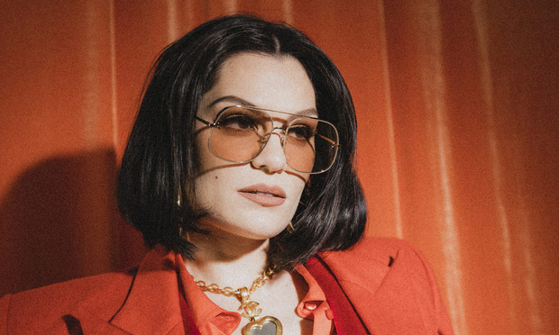 Sốc: Jessie J bị trào ngược axit, bật khóc đau đớn vì mắc bệnh vô phương cứu chữa, phá hủy cổ họng và thính giác - 1 Sốc: Jessie J bị trào ngược axit, bật khóc đau đớn vì mắc bệnh vô phương cứu chữa, phá hủy cổ họng và thính giác - 1