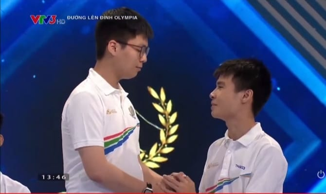 Trận thi quý xúc động nhất Olympia 2021: Thí sinh vào chung kết năm quá xuất sắc nhưng bạn về nhì khiến ai cũng rưng rưng nước mắt - 2 Trận thi quý xúc động nhất Olympia 2021: Thí sinh vào chung kết năm quá xuất sắc nhưng bạn về nhì khiến ai cũng rưng rưng nước mắt - 2