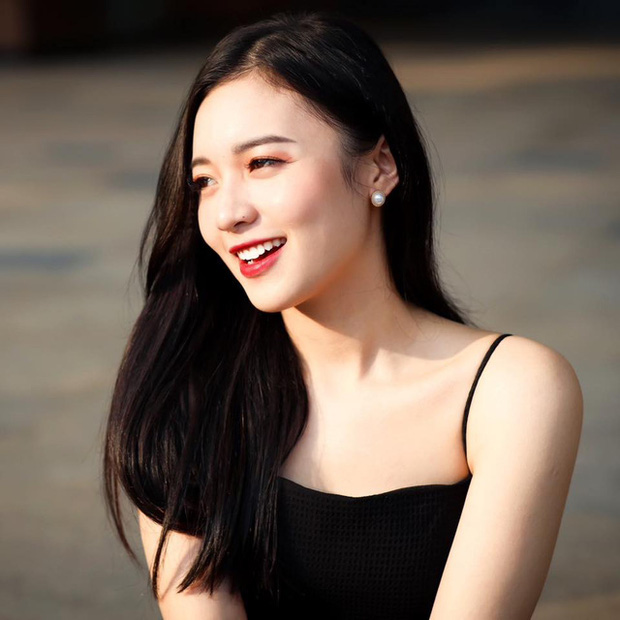 Đa tài như MC hot nhất Liên Quân, quay cuồng trong các trận cầu thế giới nhưng vẫn 'cháy' cùng AWC Đa tài như MC hot nhất Liên Quân, quay cuồng trong các trận cầu thế giới nhưng vẫn 'cháy' cùng AWC
