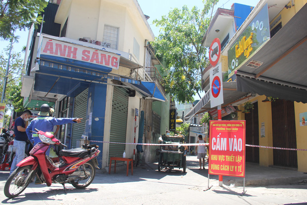 Thêm 9 ca nhiễm Covid-19, Đà Nẵng khẩn trương khoanh vùng khu vực có nguy cơ cao Thêm 9 ca nhiễm Covid-19, Đà Nẵng khẩn trương khoanh vùng khu vực có nguy cơ cao
