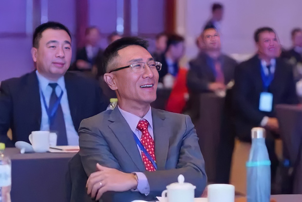 Phụ bạc người yêu cho vừa lòng bố mẹ, 'tỷ phú hiếu thảo' lại 'quay xe' tố bố cướp công ty, ép 2 đời con dâu vào bước đường cùng Phụ bạc người yêu cho vừa lòng bố mẹ, 'tỷ phú hiếu thảo' lại 'quay xe' tố bố cướp công ty, ép 2 đời con dâu vào bước đường cùng