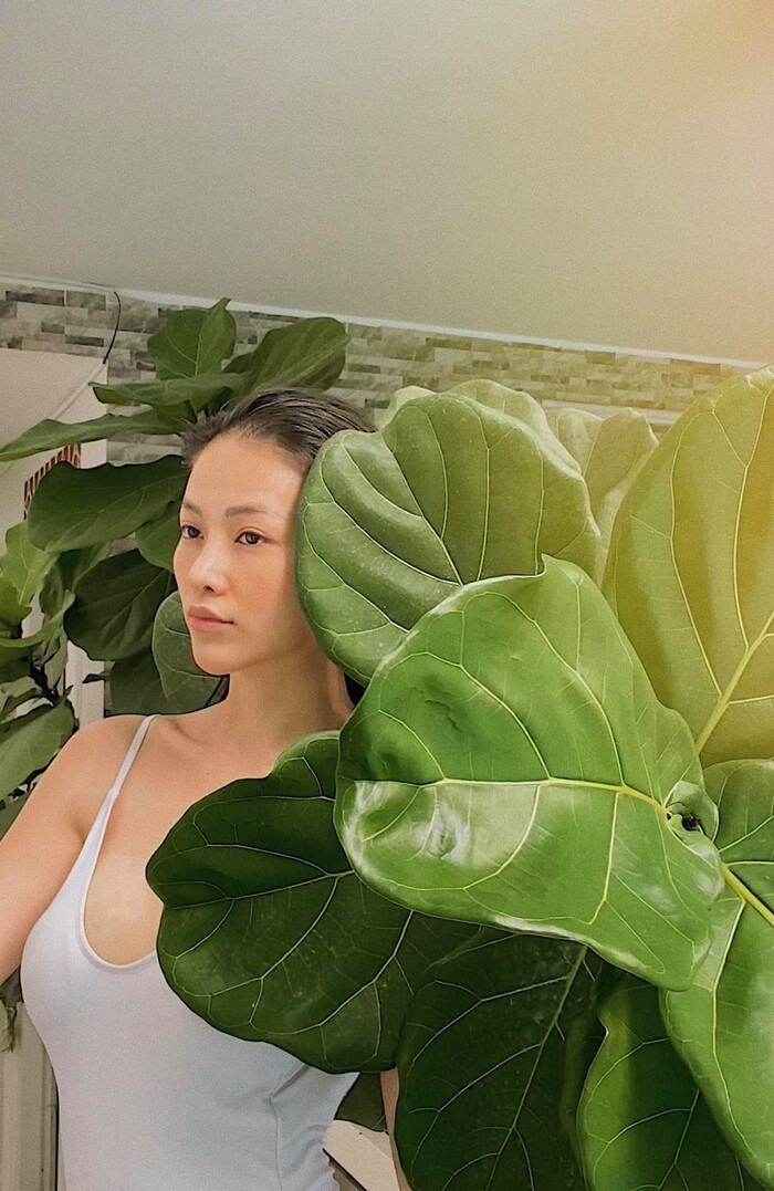 Hoa hậu Phương Khánh khoe body nữ thần với bodysuit, mách nước fan mẹo tự sướng tại nhà - 3 Hoa hậu Phương Khánh khoe body nữ thần với bodysuit, mách nước fan mẹo tự sướng tại nhà - 3