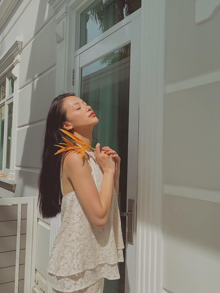 Hoa hậu Phương Khánh khoe body nữ thần với bodysuit, mách nước fan mẹo tự sướng tại nhà - 5 Hoa hậu Phương Khánh khoe body nữ thần với bodysuit, mách nước fan mẹo tự sướng tại nhà - 5