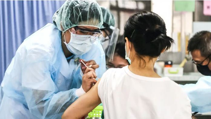 Đài Loan bác tin 49 người chết liên quan tới vaccine Covid-19 Đài Loan bác tin 49 người chết liên quan tới vaccine Covid-19