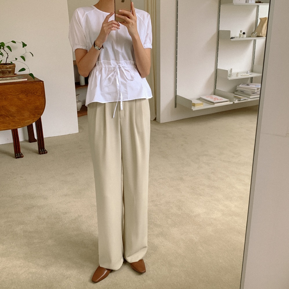 5 kiểu áo blouse trắng phủ sóng hè này: Diện lên 'auto' sang chảnh, lên hình sống ảo đẹp mãn nhãn - 11 5 kiểu áo blouse trắng phủ sóng hè này: Diện lên 'auto' sang chảnh, lên hình sống ảo đẹp mãn nhãn - 11