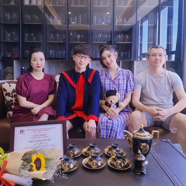 Em trai Á hậu Huyền My học trường quốc tế học phí khủng, vừa tốt nghiệp cấp 3 soi ra thành tích đáng nể Em trai Á hậu Huyền My học trường quốc tế học phí khủng, vừa tốt nghiệp cấp 3 soi ra thành tích đáng nể