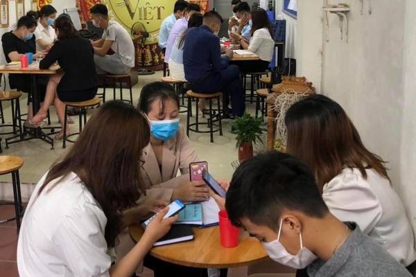 Phạt gần 160 triệu đồng nhóm đa cấp tụ tập ở Hà Nội Phạt gần 160 triệu đồng nhóm đa cấp tụ tập ở Hà Nội
