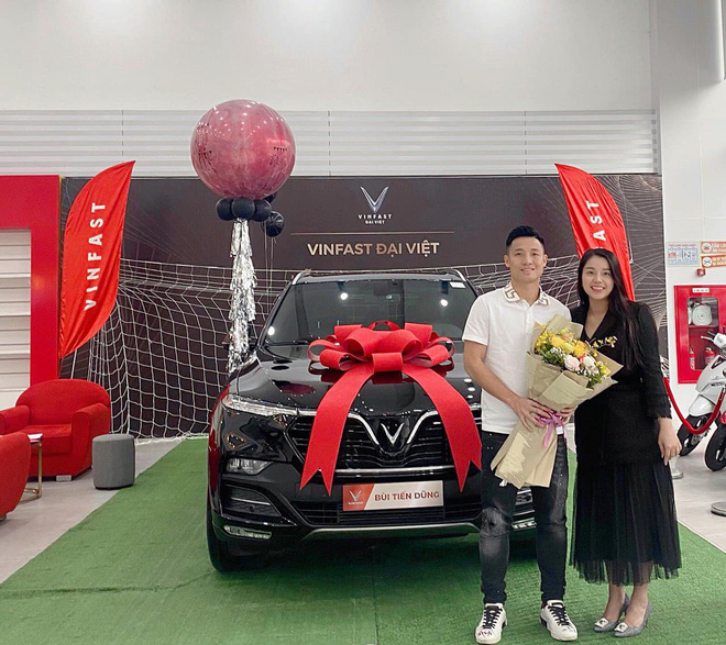 Kiểm kê khối tài sản khủng của hội cầu thủ: Ai cũng nhà đẹp xe xịn, kinh doanh khắp nơi, nhìn đâu cũng thấy cả đống tiền - 17 Kiểm kê khối tài sản khủng của hội cầu thủ: Ai cũng nhà đẹp xe xịn, kinh doanh khắp nơi, nhìn đâu cũng thấy cả đống tiền - 17