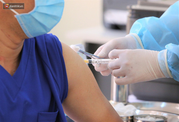 Hà Nội dự kiến tiêm 200.000 liều vaccine Covid-19 mỗi ngày trong chiến dịch tiêm chủng lớn nhất từ trước đến nay Hà Nội dự kiến tiêm 200.000 liều vaccine Covid-19 mỗi ngày trong chiến dịch tiêm chủng lớn nhất từ trước đến nay
