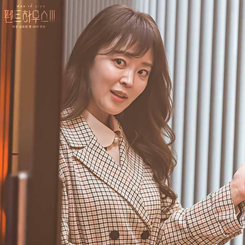 Cuộc chiến thượng lưu 3 tập 4: Xuất hiện nhân vật hiểm ác không thua Seo Jin, muốn hại chết Ro Na? Cuộc chiến thượng lưu 3 tập 4: Xuất hiện nhân vật hiểm ác không thua Seo Jin, muốn hại chết Ro Na?