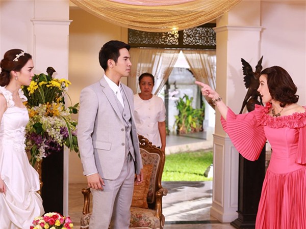 Giữa bữa cỗ, chị chồng công khai bóc mẽ em dâu nhưng nào ngờ nhận về 'quả đắng', bị cả họ chê cười Giữa bữa cỗ, chị chồng công khai bóc mẽ em dâu nhưng nào ngờ nhận về 'quả đắng', bị cả họ chê cười