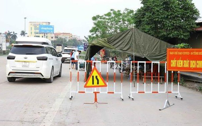 Hưng Yên: Về từ vùng dịch không khai báo làm lây Covid-19, người đàn ông bị phạt 15 triệu Hưng Yên: Về từ vùng dịch không khai báo làm lây Covid-19, người đàn ông bị phạt 15 triệu