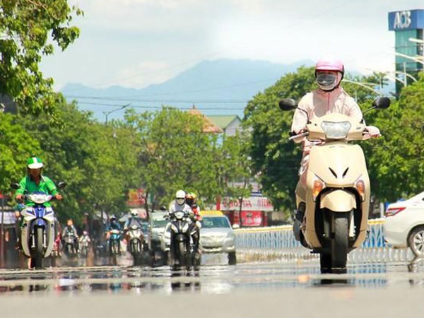 Cuối tuần nắng nóng quay trở lại miền Bắc Cuối tuần nắng nóng quay trở lại miền Bắc