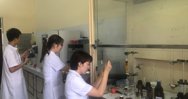 Việt Nam tổng hợp thành công thuốc kháng virus SARS-CoV-2 Việt Nam tổng hợp thành công thuốc kháng virus SARS-CoV-2
